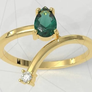 vintage Emerald Ring Pear Shape Ring 925 Sterling Silver Tear Drop Emerald Ring Moissanite Promise Ring Unique Engagement Gifts For Womens .