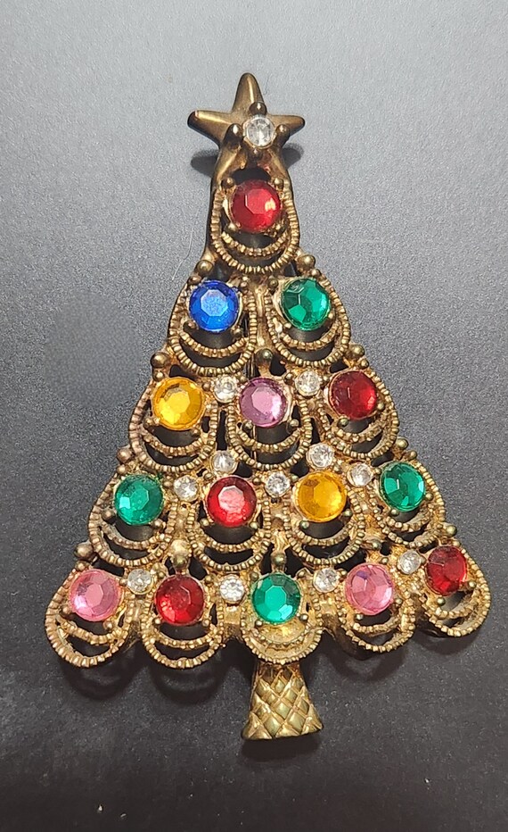 Quality Vintage Rhinestone Christmas Tree Pin