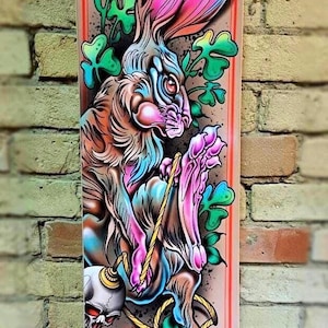 Diseño de tabla de skate personalizada Lucky Rabbit de SKRBL