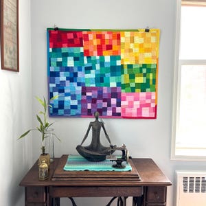 Quilted Wall Hanging: Rainbow Confetti