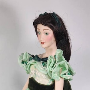 Fine Porcelain Doll, VIVIEN LEIGH As “Scarlett O&#39;Hara” In Gone With The Wind, Franklin Heirloom Dolls - Collectible Doll
