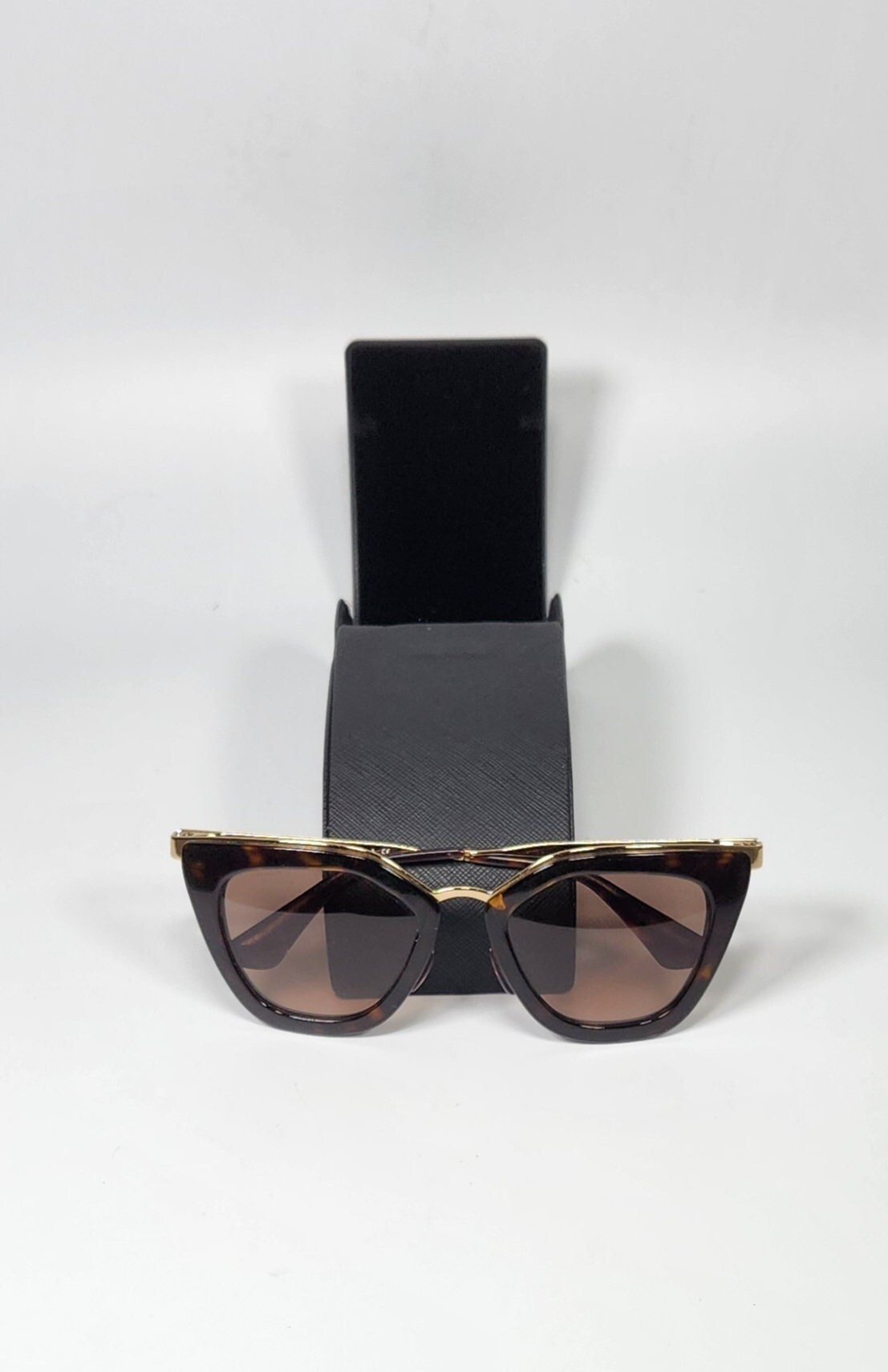 PRADA Tortoiseshell/brown and Gold Sunglasses With Case Made  display picture 1