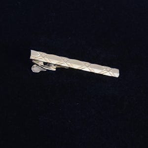 Silver Tone Patterned Tie Clip