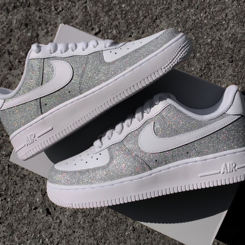 nike air force 1 holographic white