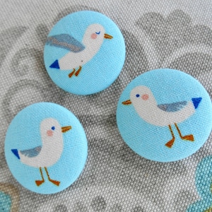 Seagull Buttons, Bird Buttons, Beach Buttons, Ocean Buttons, Summer Buttons. Size 1 1/8&quot;. Set of 3, 4, or 5 buttons