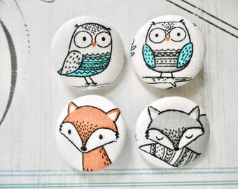 Owl Buttons, Fox Buttons, Cute Animal Buttons, Wildlife Buttons, Nature Buttons. Size 1 1/8". Set of 4 buttons; either mixed, owls, or foxes