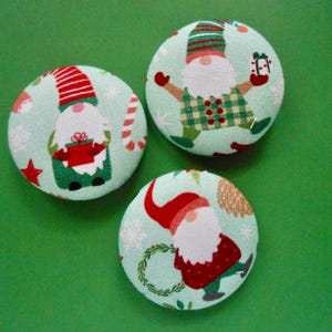Santa Buttons, Holiday Buttons, Christmas Buttons, Seasonal Buttons, Xmas Buttons. Set of 3 buttons and 1 1/2&quot; in size.