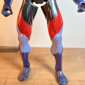 Marvel 2000 Spiderman Figura de 11 pulgadas (variante) Totalmente posable púrpura negro rojo imagen 3