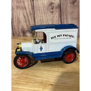 Ertl The Toy Farmer 1913 Ford Model T Delivery Van 1:25 Diecast Coin Bank