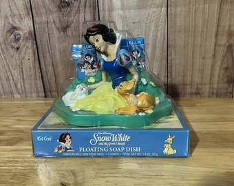 Disney Snow White Seven Dwarfs Floating Soap Dish & 3 Soaps Vintage 1990s New