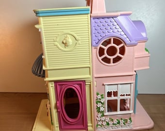 Mattel Fisher Price 2001 Sweet Streets Beauty Salon & Pet Shop No Accessories