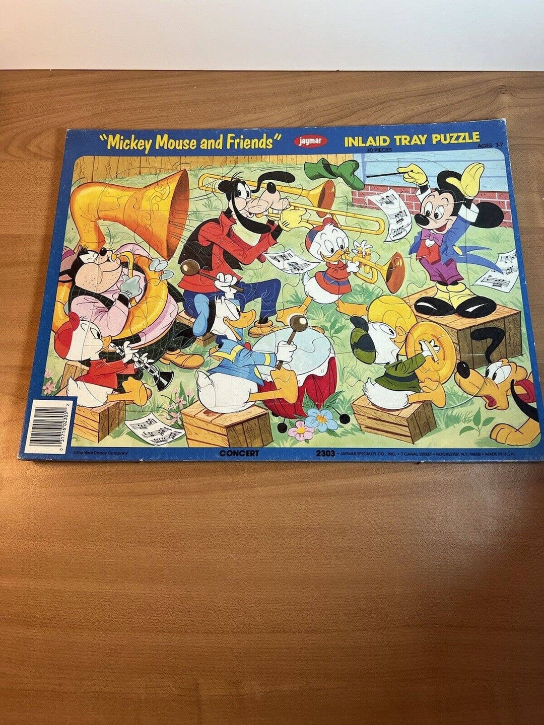 Disney Jaymar Inlaid Tray Puzzle. Mickey Mouse and Friends 30