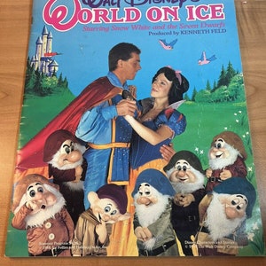 Walt Disney&#39;s Snow White On Ice Souvenir Program Book 1988 with stickers!
