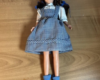 Trollkarlen från Oz-docka Dorothy tillverkad av Multi Toys år 1988