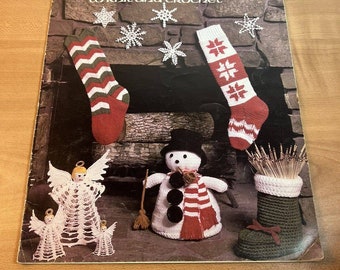 Leisure Arts CHRISTMAS DESIGNS to Knit & Crochet, Pattern Leaflet 129, 1978