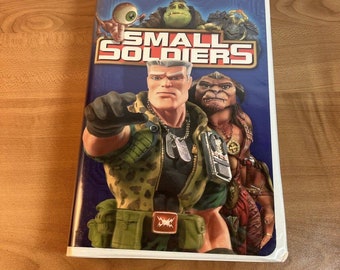 Small Soldiers (VHS, 1998, Clamshell)