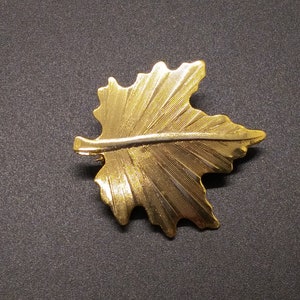 Maple Leaf Brooch Vintage