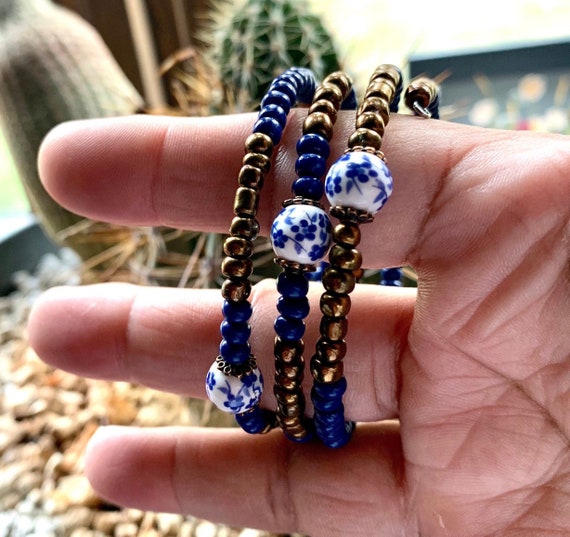 Royal Delft Blue Bracelet, Memory Wire Blue Bracelet, Gift for Oma