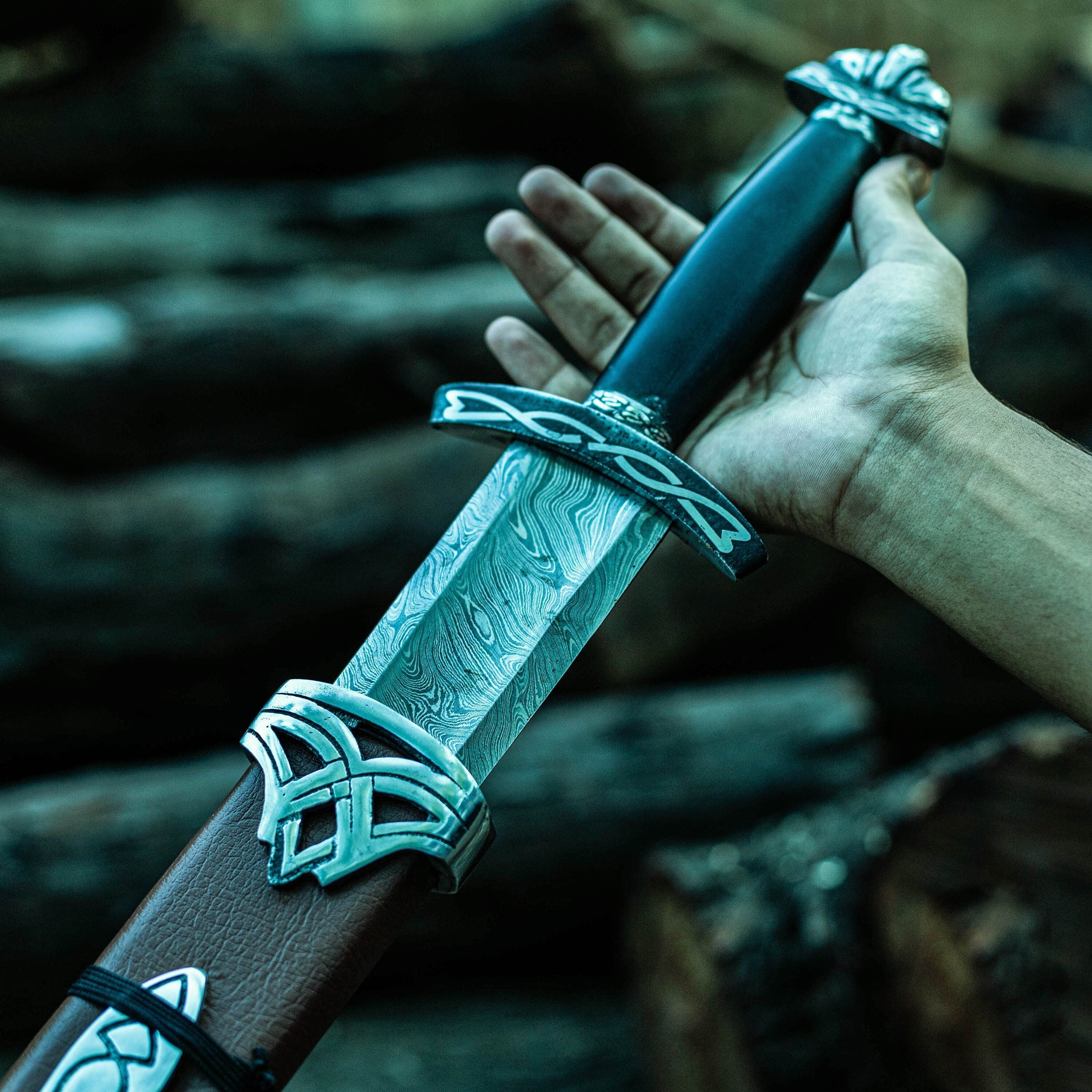 Épée barbare médiévale - lame en acier de Damas de 93.98 cm - Epées  (11103990)
