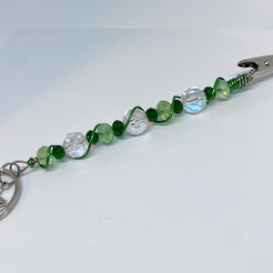 Bracelet helper/ debit card clip