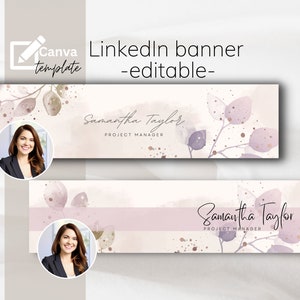 Op de afbeelding: Een aanpasbare LinkedIn-bannertemplate met een aquarel achtergrond met paarse en roze bladeren, een lichtroze streep en gouden stippen. De banner bevat een kopfoto van een vrouw en de tekst "Samantha Taylor, Projectmanager".