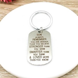 Zoon sleutelhanger, onthoud altijd dat je citaat bent, afstudeercadeaus, cadeau van moeder, zoon sleutelhanger, tiener sleutelhanger, middelbare school student geschenken
