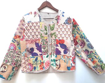 Veste matelassée en patchwork fait main : manteau bohème boutonné sur le devant