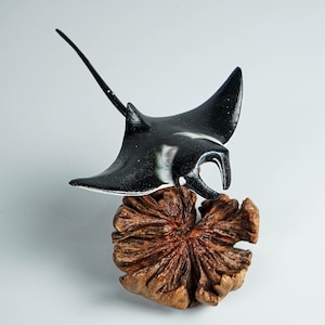 Black Manta Ray Miniature, Wooden Art, Painted, Colorful Sculpture, Handcrafted, Beach Decoration, Artwork, Unique Statue, Handmade Gift