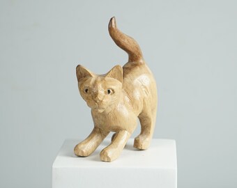 Joli petit chat, statue d'animal, sculpture sur bois, sculpture artisanale, figurine unique, décoration de table, décoration d'intérieur, cadeau pour lui