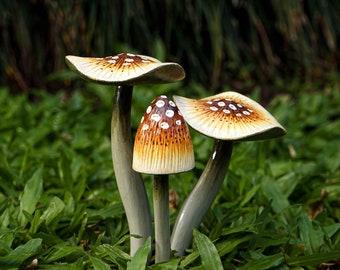 Garden Mushroom Decoration, Brown Mushroom, Outdoor, Sculpture, Nature, Painted Statue, Waterproof, Garden Decoration Art, Grandma Gift