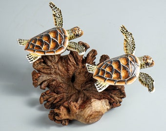Couple Turtle Sculpture, Sea Turtle, Wood Carving, Ocean, Hand-painted Figurine, Office Desk Decor, Unique, Wedding Gifts, Birthday Gift