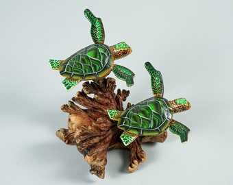 Couple Turtle Sculpture, Green Sea Turtle, Wood Carving, Ocean, Hand-painted Figurine, Office Desk Decor, Wedding Gift, Gift for Twin