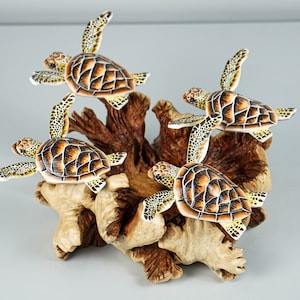 Turtle Sculpture, Family, Sea Turtle, Wood Carving, Ocean, Hand-painted Figurine, Office Desk Decor, Summer, Home Decoration, Parents Gift