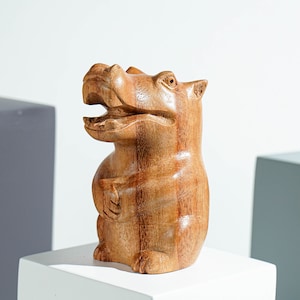 Wooden Sitting Hippo Statue, Animal Figurine, Hippopotamus, Wood Carving, Figurine, Antique, Natural Piece, Handmade Gift, Office Decor