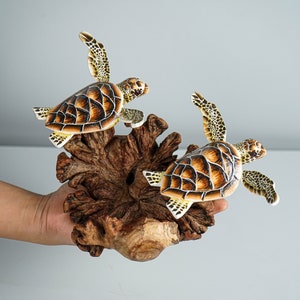Couple Turtle Sculpture, Sea Turtle, Wood Carving, Ocean, Hand-painted Figurine, Office Desk Decor, Unique, Wedding Gifts, Birthday Gift image 4