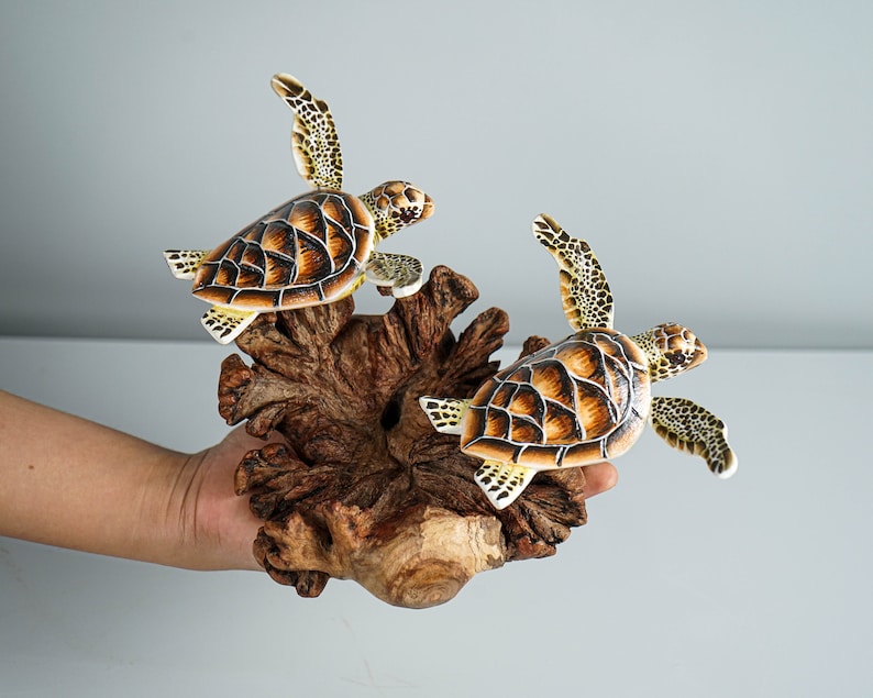 Couple Turtle Sculpture, Sea Turtle, Wood Carving, Ocean, Hand-painted Figurine, Office Desk Decor, Unique, Wedding Gifts, Birthday Gift image 4