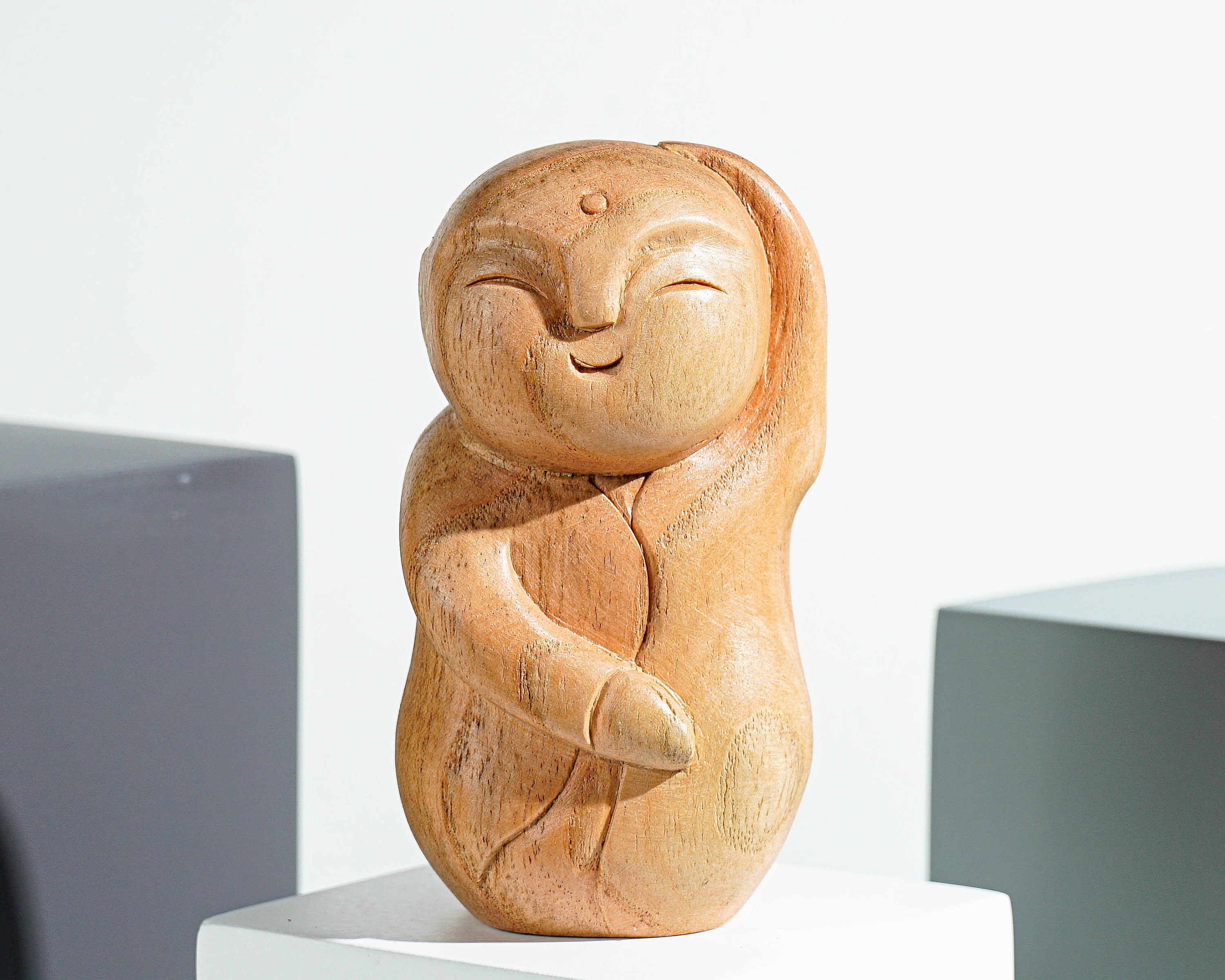 ボリビアの木製置物 男性と女性像 ボリビアの木製置物 男性と女性像