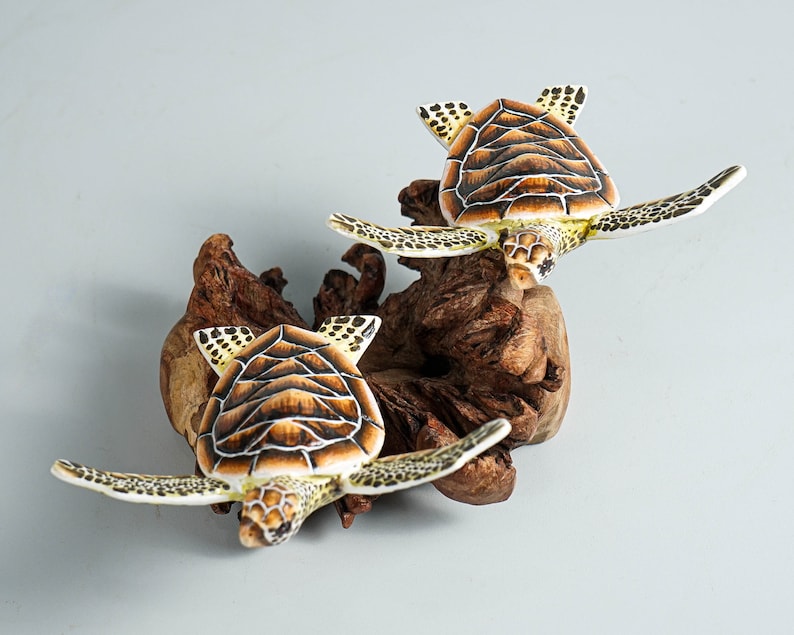 Couple Turtle Sculpture, Sea Turtle, Wood Carving, Ocean, Hand-painted Figurine, Office Desk Decor, Unique, Wedding Gifts, Birthday Gift image 8