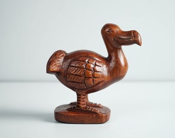 Wooden Dodo Bird Statue, Dodo Bird figurine,  Animal Sculpture, Wood Carving, Hand Carved, LivingRoom Decor, Gift for friend, Birthday Gift