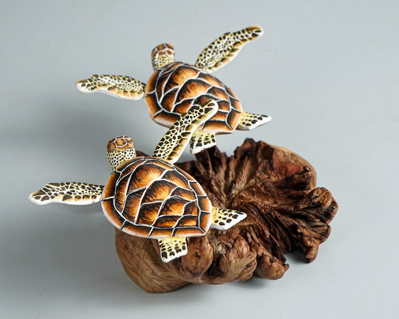 Couple Turtle Sculpture, Sea Turtle, Wood Carving, Ocean, Hand-painted Figurine, Office Desk Decor, Unique, Wedding Gifts, Birthday Gift image 9