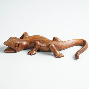 Gecko Skulptur, Tierstatue, Holzschnitzerei, Kunstwerk, Naturstück, handgefertigt, Miniatur, Holzstatue, Wohnzimmerdekor, Hauptgeschenke