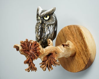 Decoración de pared de búho en la rama de un árbol, arte mural, figura pintada, hecha a mano, colorida, adorno de madera, escultura