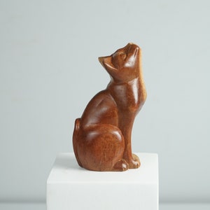 Wooden Cat Sculpture, Animal Statue, Wood Carving, Artwork, Handcrafted, Unique Figurine, Tabletop Decor, Handmade Statue, Gift for Her
