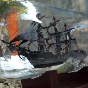 Black Pearl Ship in Bottle Legendarisch Zeer Uniek