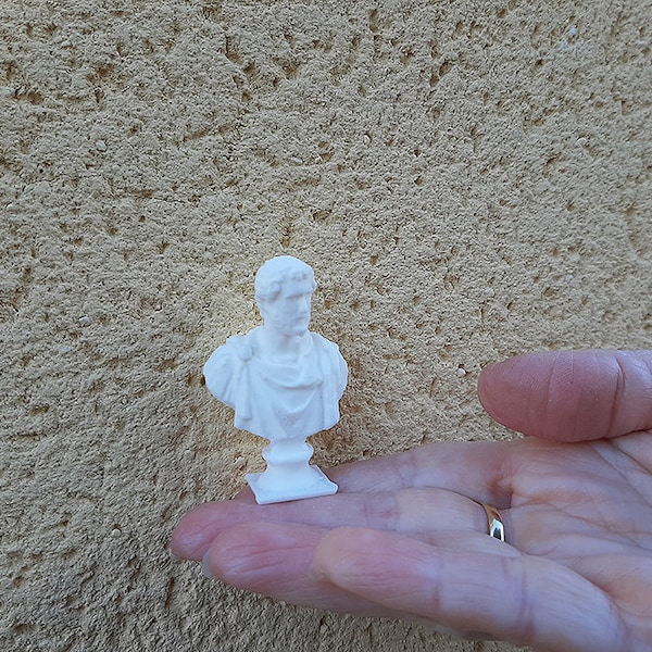 MASSGESCHNEIDERTE Miniatur-RÖMISCHE Skulptur. Römische Kaiserbüste. Lackierfertig, 3D-gedruckt.
