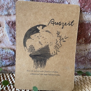 Postkarte „Auszeit“ aus natürlichem Kraftpapier zum Kraft und Ruhe schenken | Wellnessgeschenk