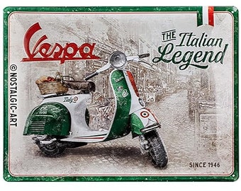 Carte postale en métal Vespa - Italian Legend disponible seul ou monté sur notre décapsuleur licence officiel Nostalgic Art 4036113103167