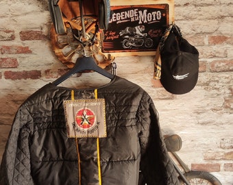 Porte-casque Légende de la moto