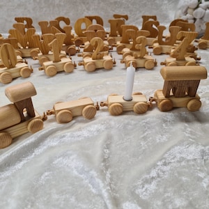 Holz-Eisenbahn Geburtstagszug Mit Zahlen-Waggons - Kerzenbestückbarer Holzzug Für Kindergeburtstage