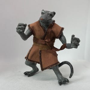 Teenage Mutant Ninja Turtles Master Splinter met gewaad outfit actiefiguur uit 2002 Playmate Toys TMNT